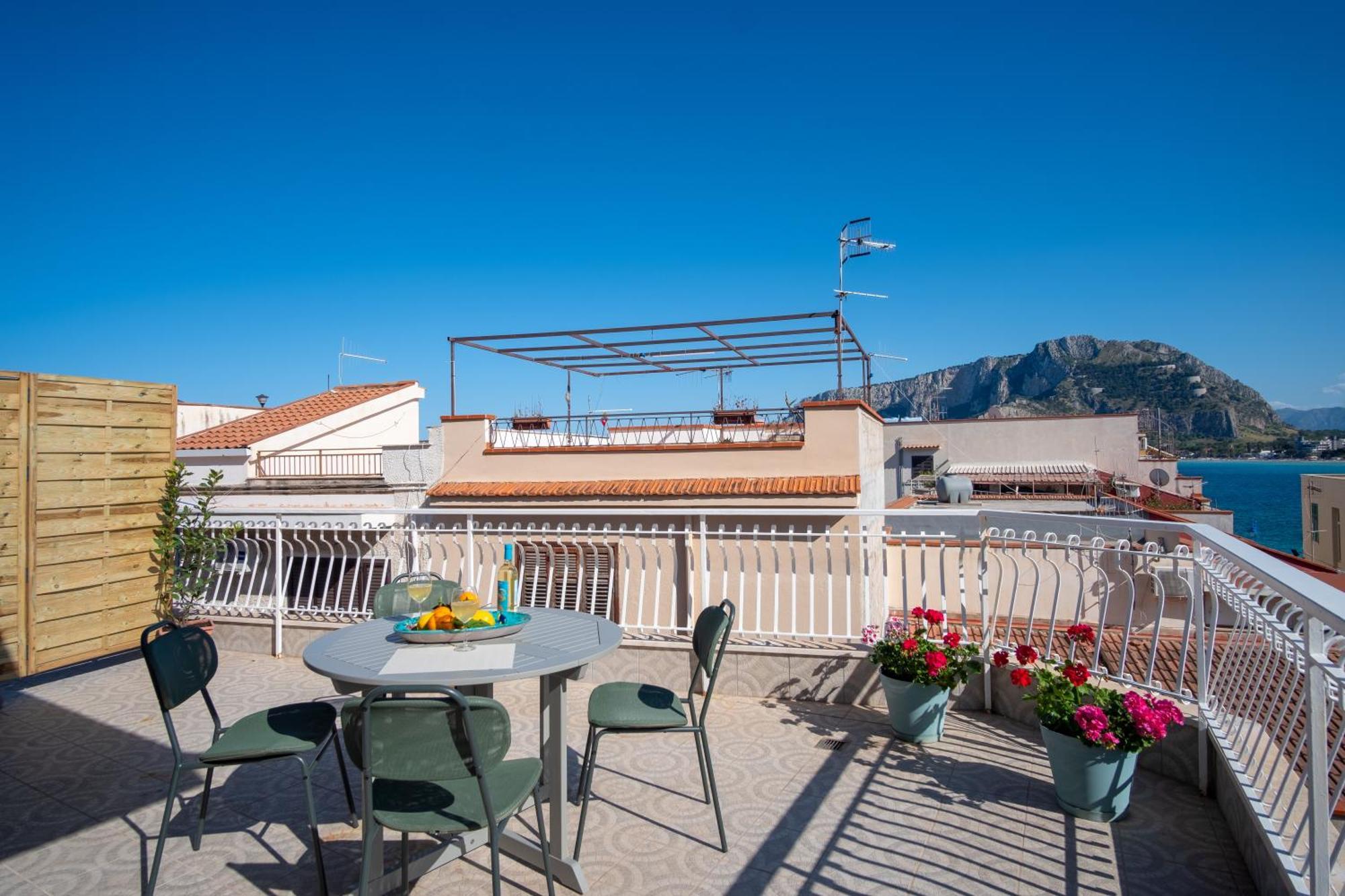 Mondello Sunsea House Lägenhet Exteriör bild